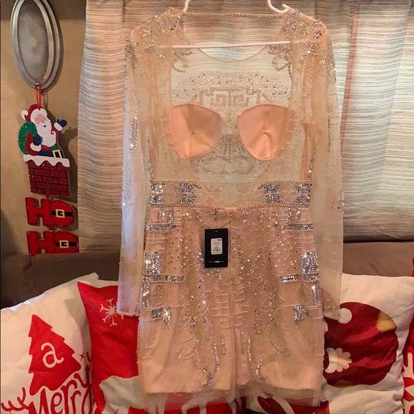 FASHION NOVA DRES TOTALLY NEW IN PERFECT CONDITION SIZE LARGE - Picture 4 of 7